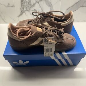 NWT - Adidas Handball Spezial Sneakers - Brown & Cream Accents
